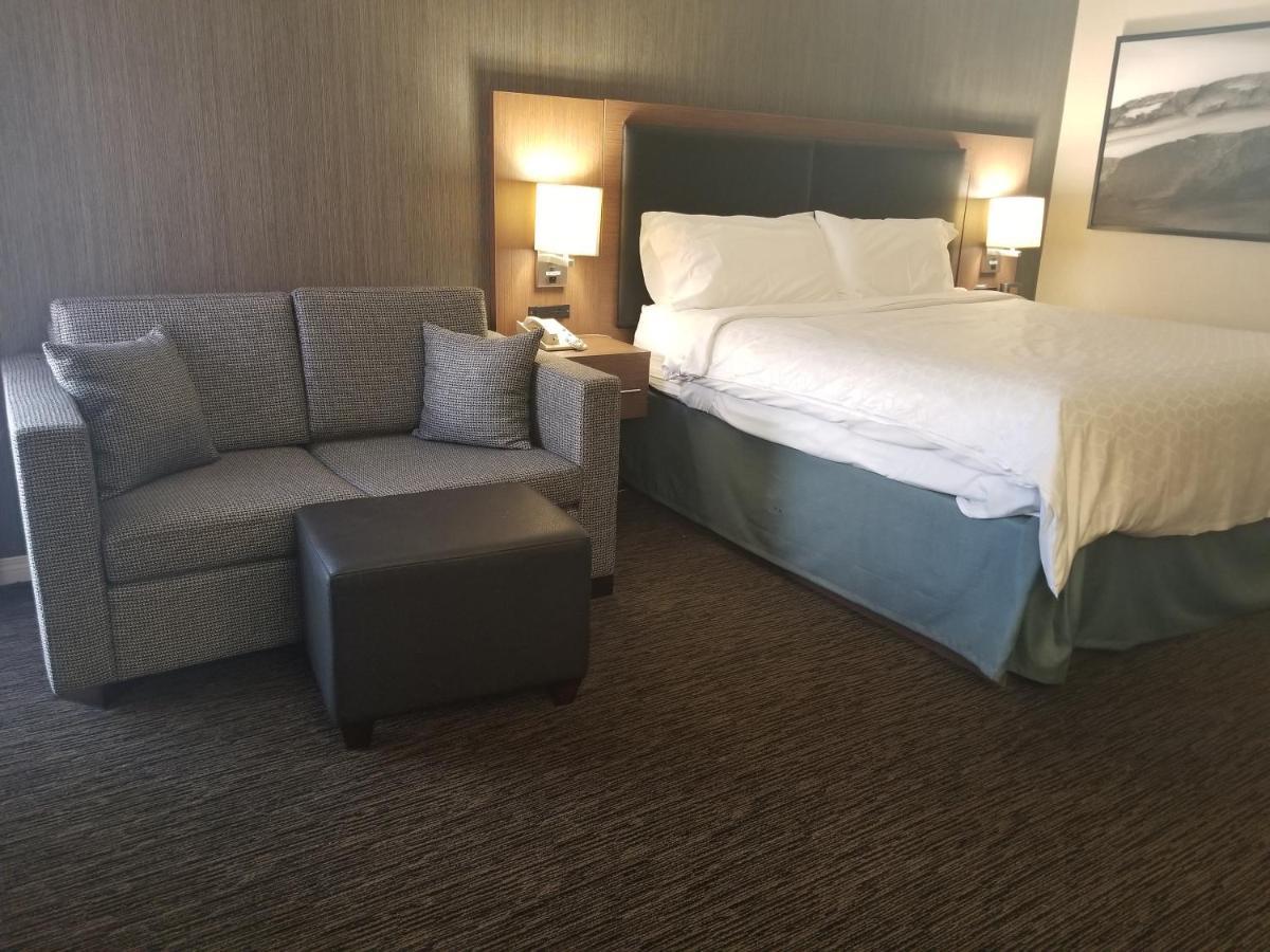Holiday Inn Express Edmonton Downtown By Ihg Exterior foto
