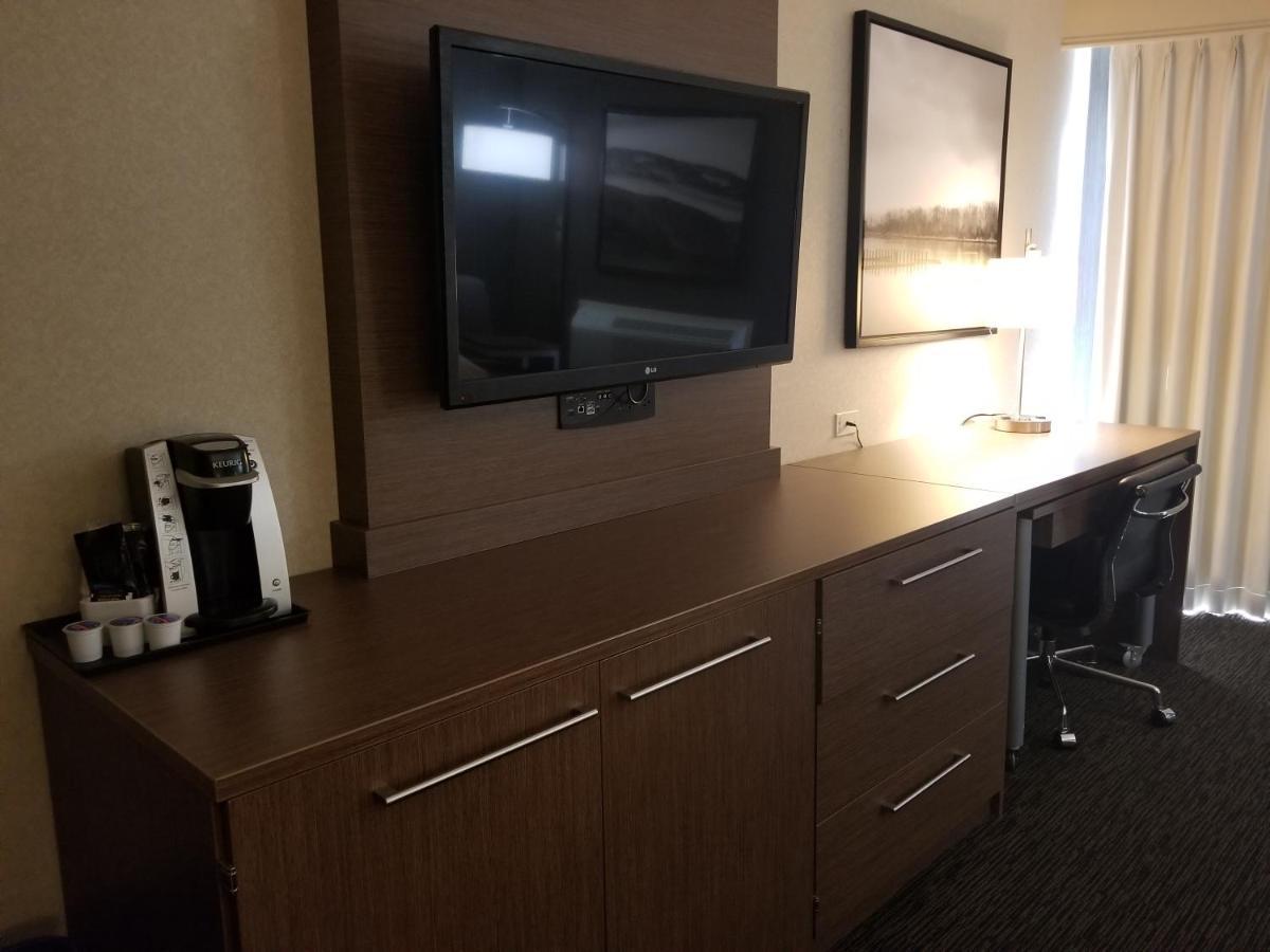 Holiday Inn Express Edmonton Downtown By Ihg Exterior foto