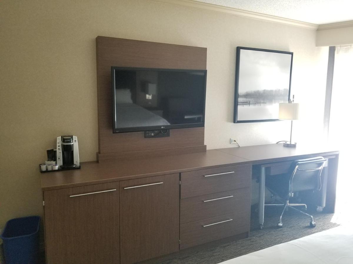 Holiday Inn Express Edmonton Downtown By Ihg Exterior foto