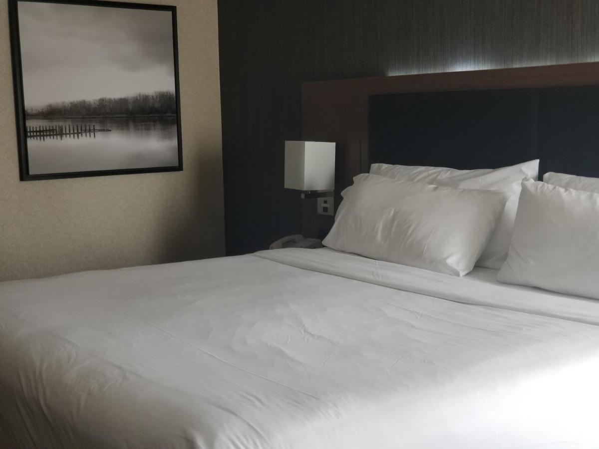 Holiday Inn Express Edmonton Downtown By Ihg Exterior foto