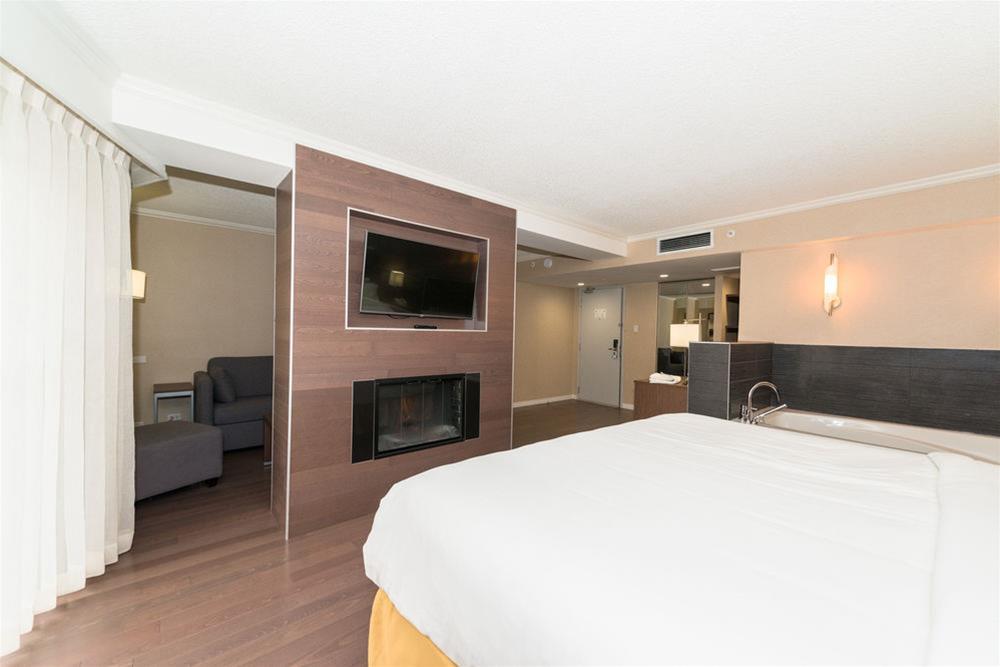 Holiday Inn Express Edmonton Downtown By Ihg Exterior foto