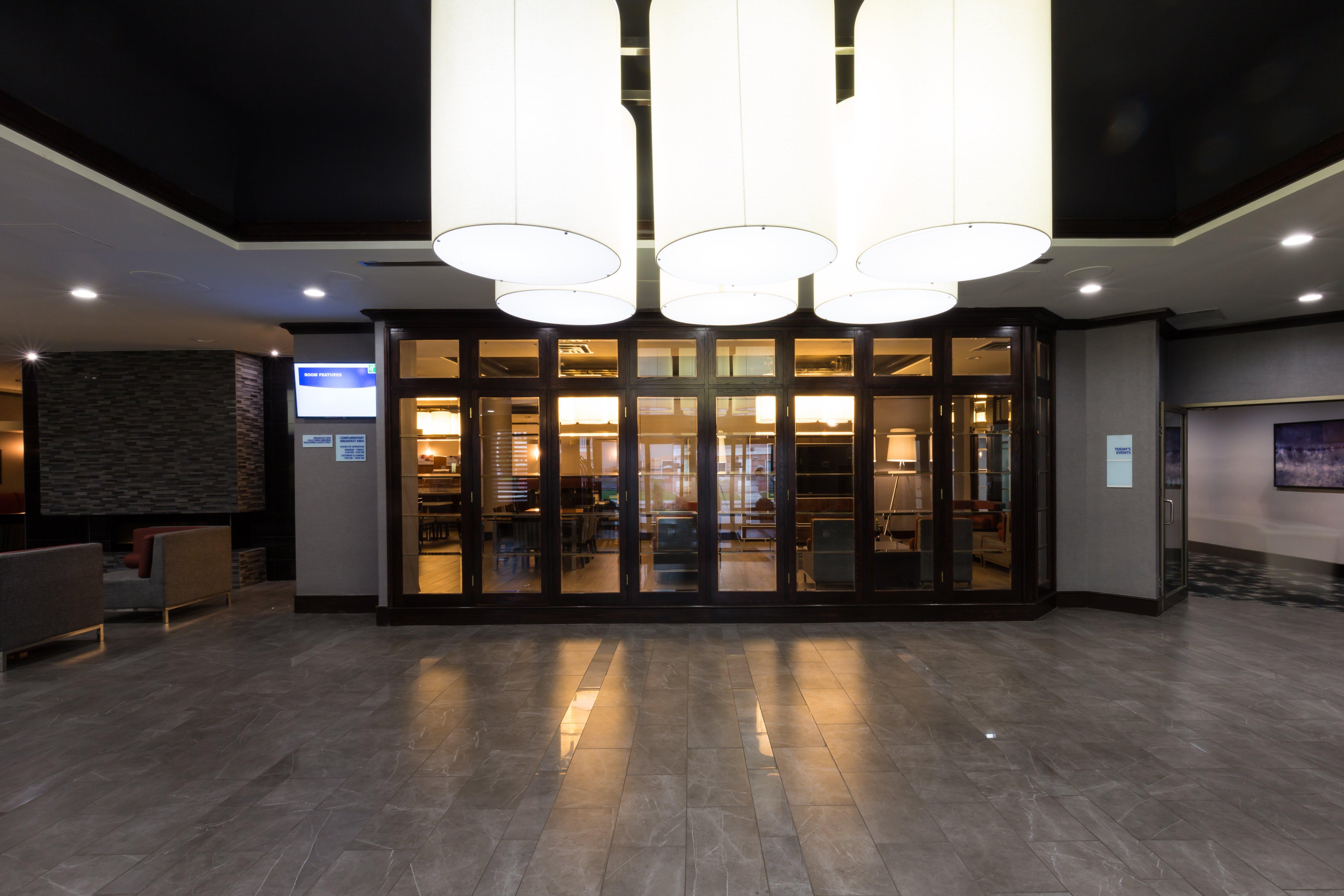Holiday Inn Express Edmonton Downtown By Ihg Exterior foto