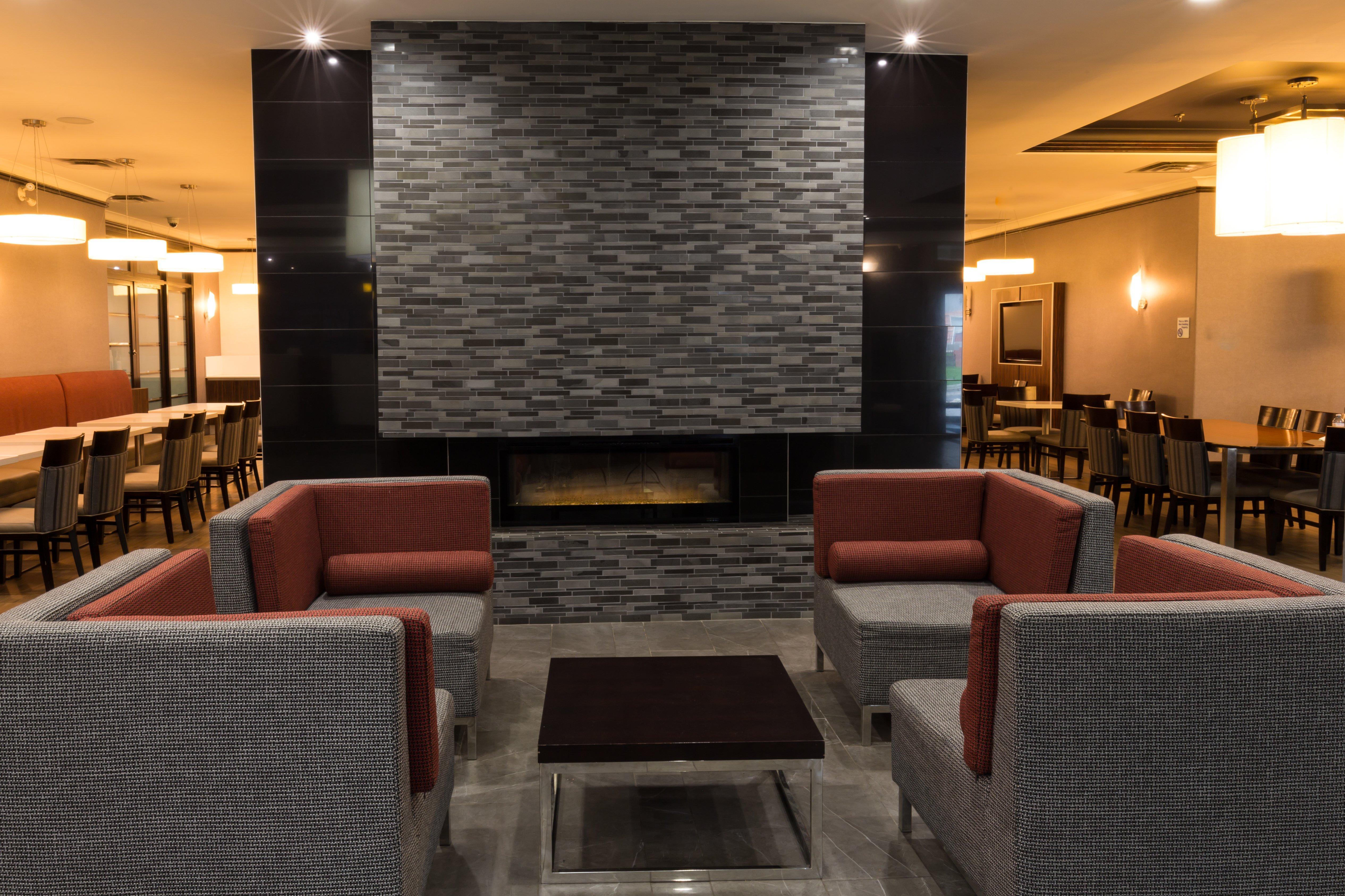 Holiday Inn Express Edmonton Downtown By Ihg Exterior foto
