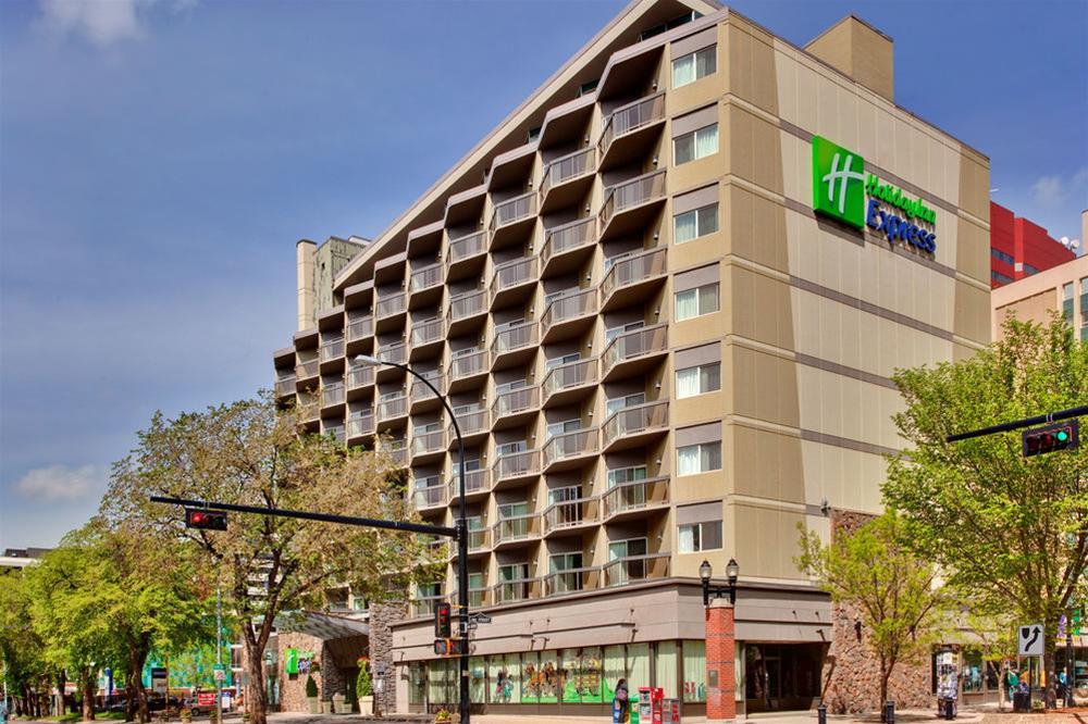 Holiday Inn Express Edmonton Downtown By Ihg Exterior foto