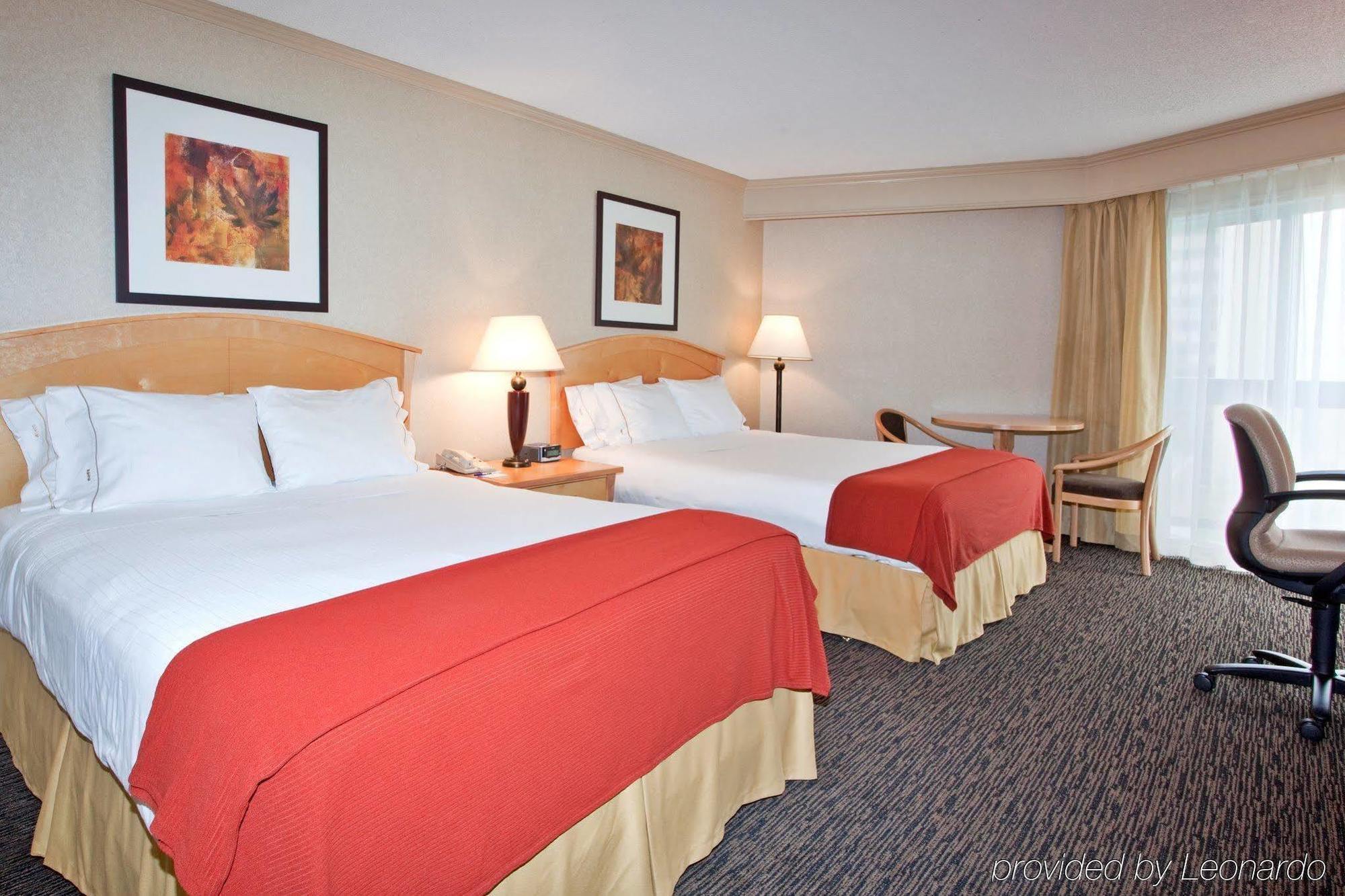 Holiday Inn Express Edmonton Downtown By Ihg Exterior foto