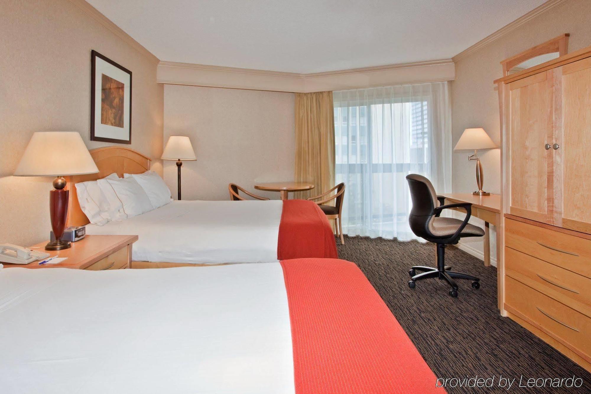 Holiday Inn Express Edmonton Downtown By Ihg Exterior foto